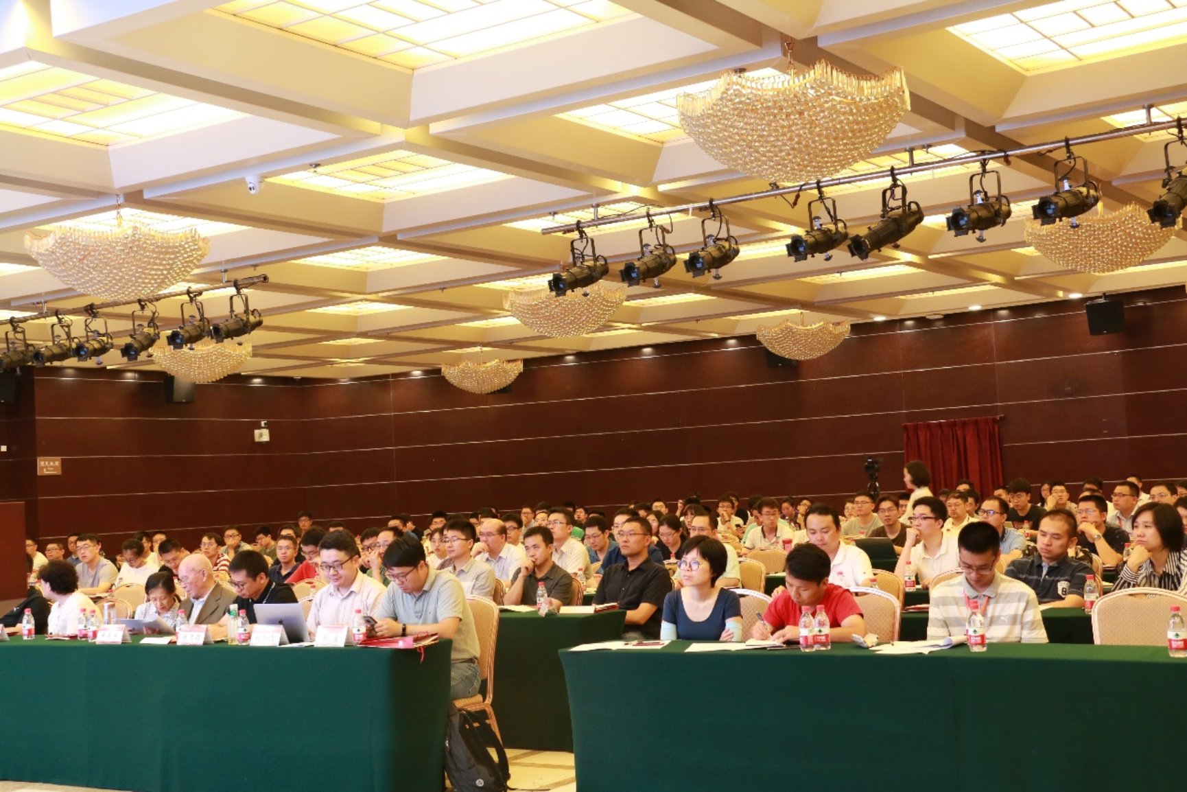C:\Users\dell\OneDrive\文档\20_会议\20190621_知识图谱会议\会议现场图片\IMG_5540.JPG